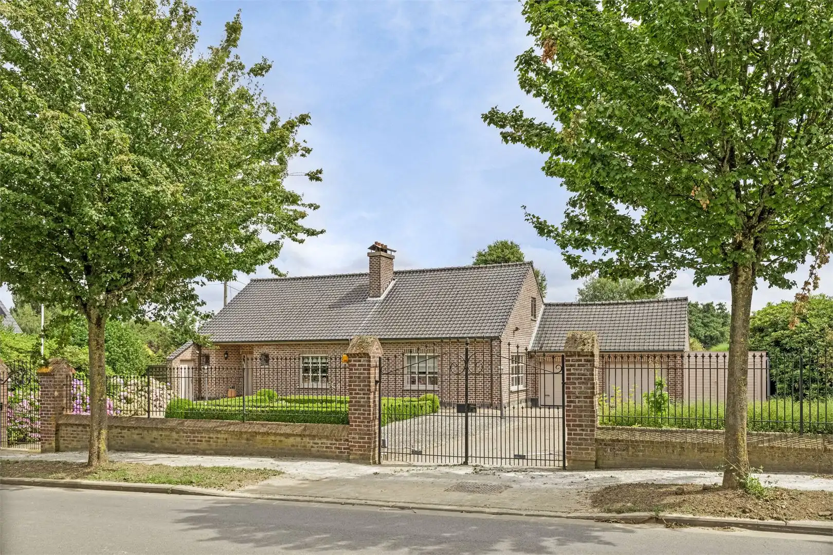 Hoofdfoto van de publicatie: Villa