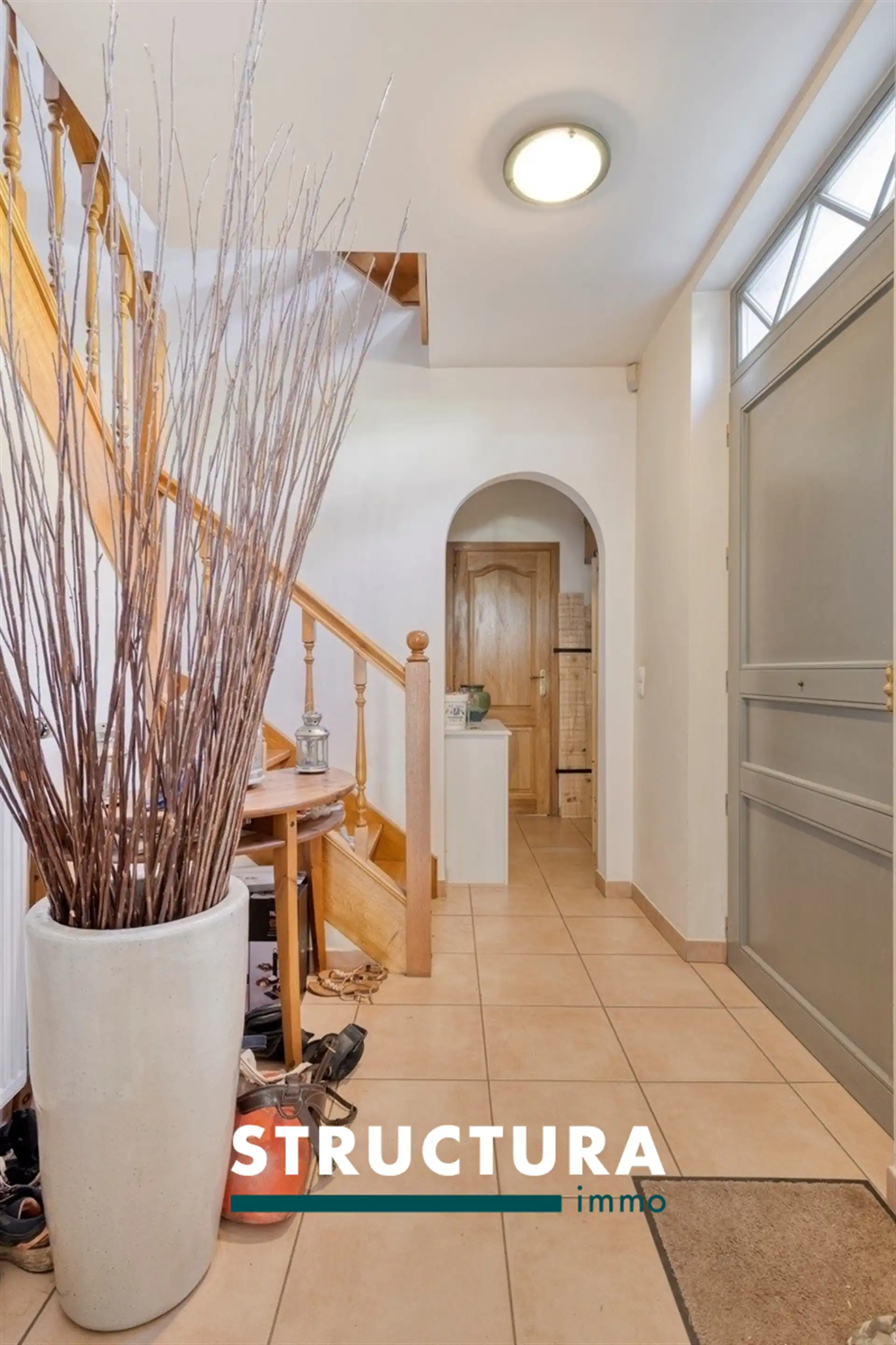 Ruime woning met 5 slaapkamers op toplocatie foto 2