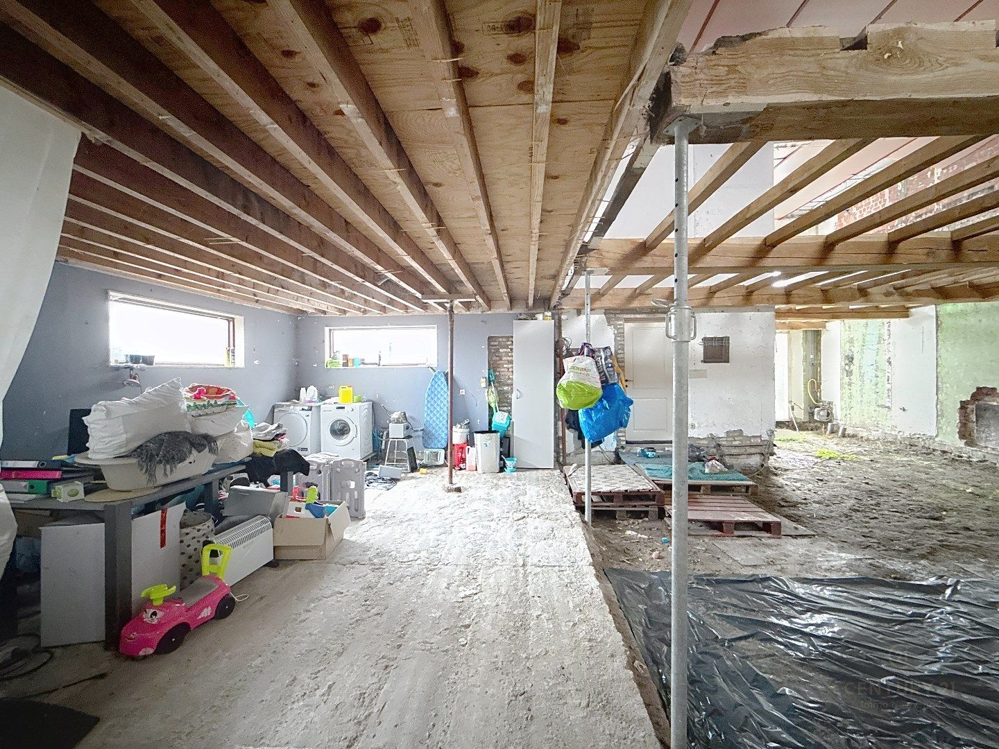 RUIME WONING met LOODS en WERKPLAATS foto 22