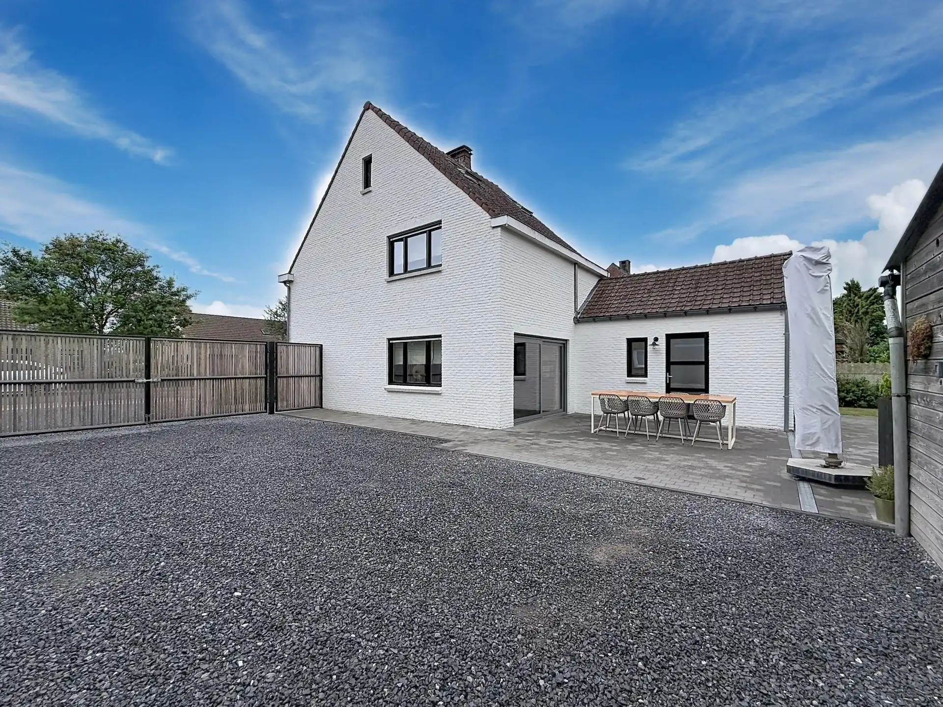 Instapklare gezellige woning op een mooi perceel met 3 slaapkamers en 2 badkamers foto 35