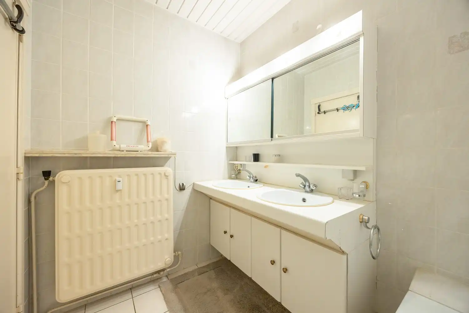 Ruim en lichtrijk 2-slaapkamerappartement met terras foto 12