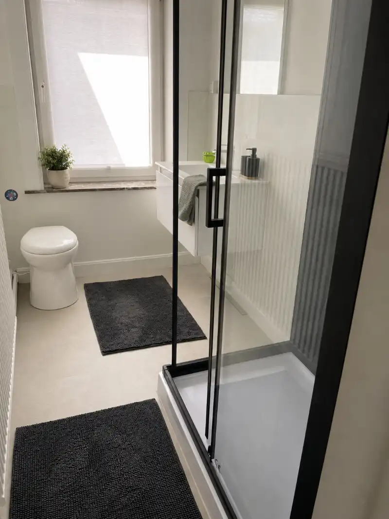 Karaktervolle burgerwoning met stijlvolle gevel en zonnige tuin foto 9