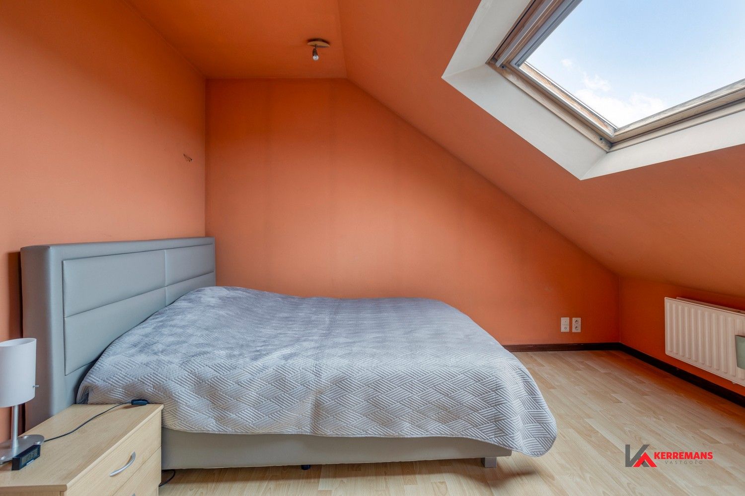 Instapklare woning met 4 slaapkamers, tuin en garage. foto 14