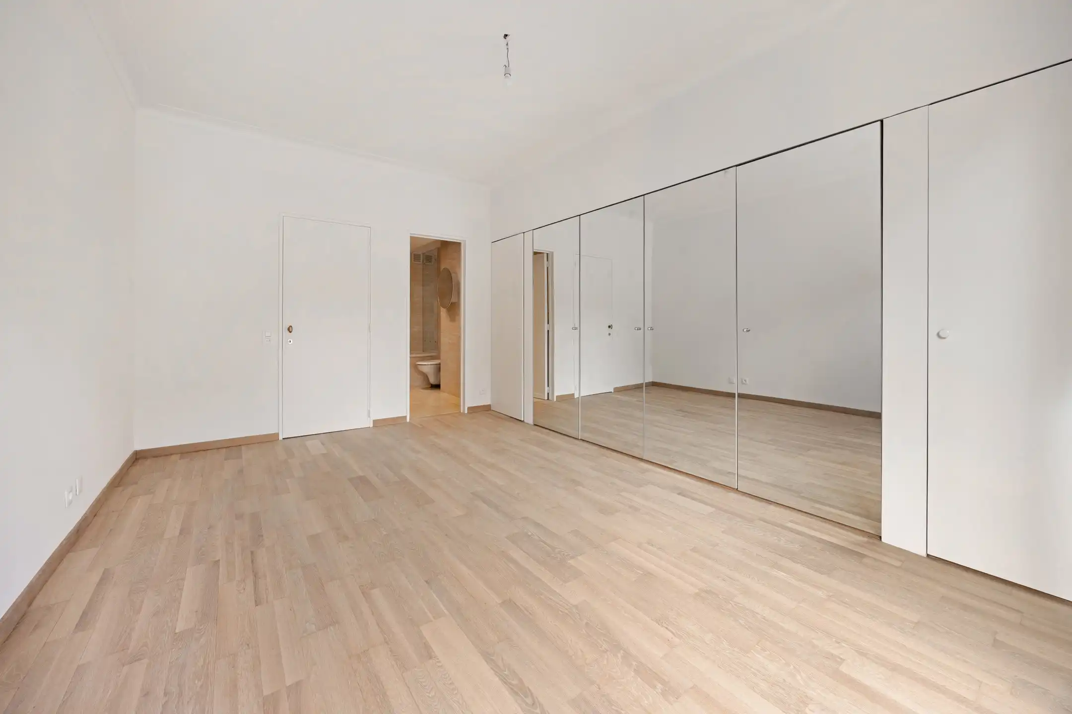 Ruim appartement op centrale ligging te Antwerpen foto 11