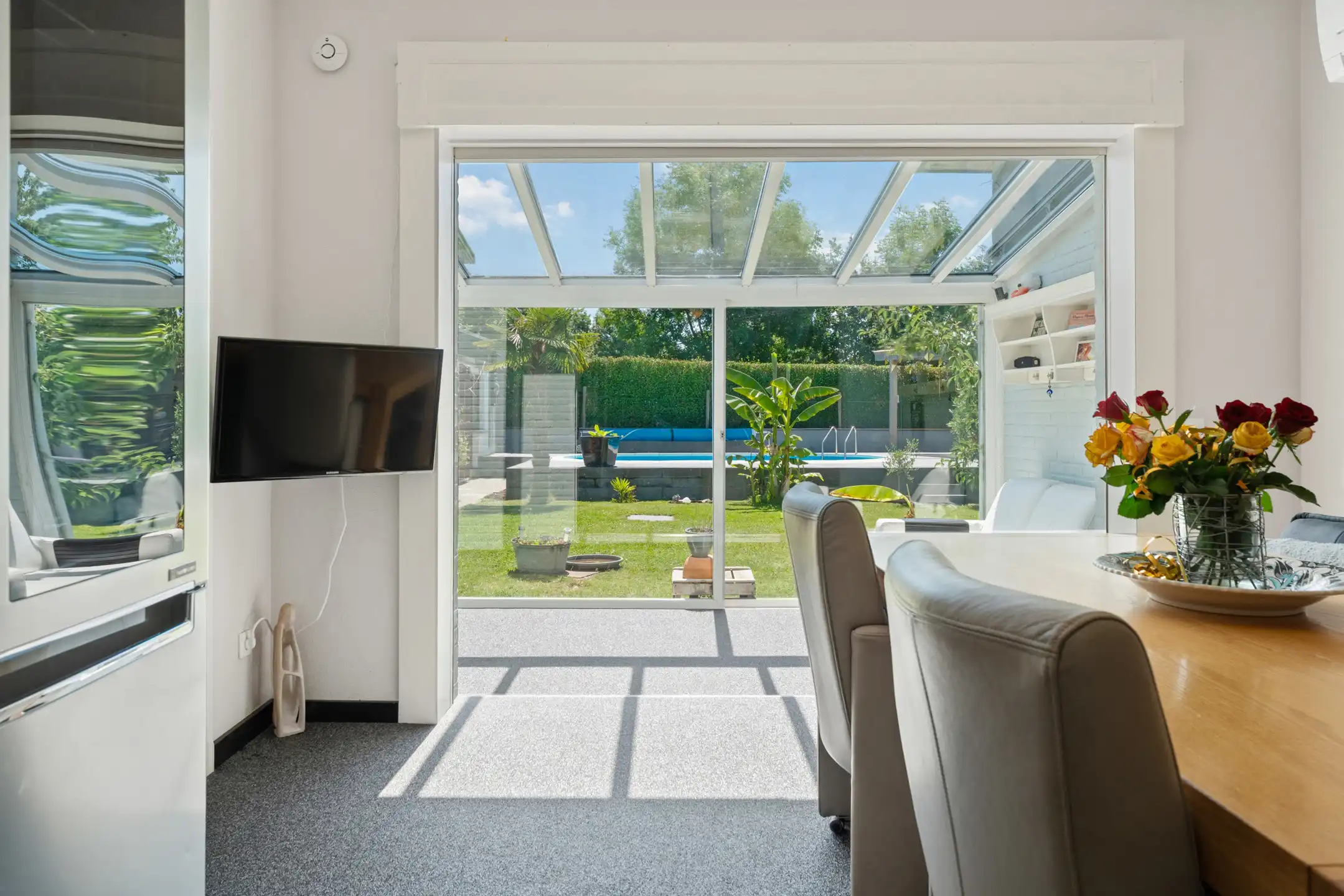 Instapklare woning met zwembad in Valmeer foto 9