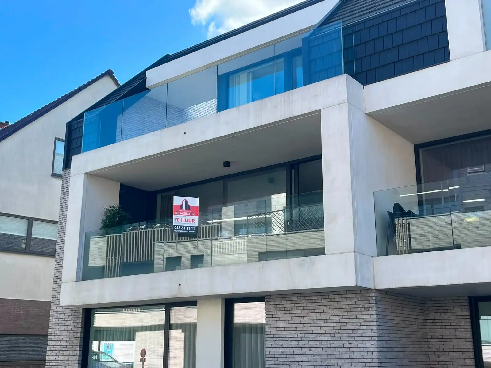Nieuwbouwappartement met 2 slaapkamers aan de rand van het centrum foto {{pictureIndex}}
