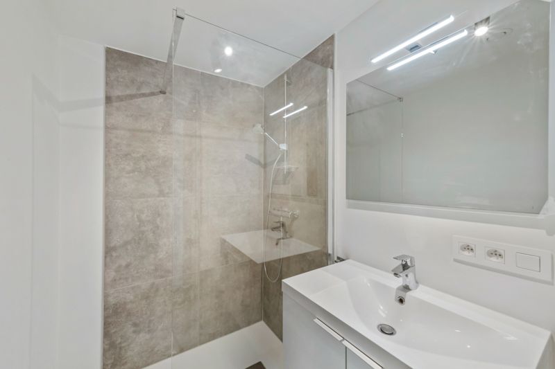 Modern nieuwbouwappartement te koop in Roeselare met gunstige oriëntatie foto 6