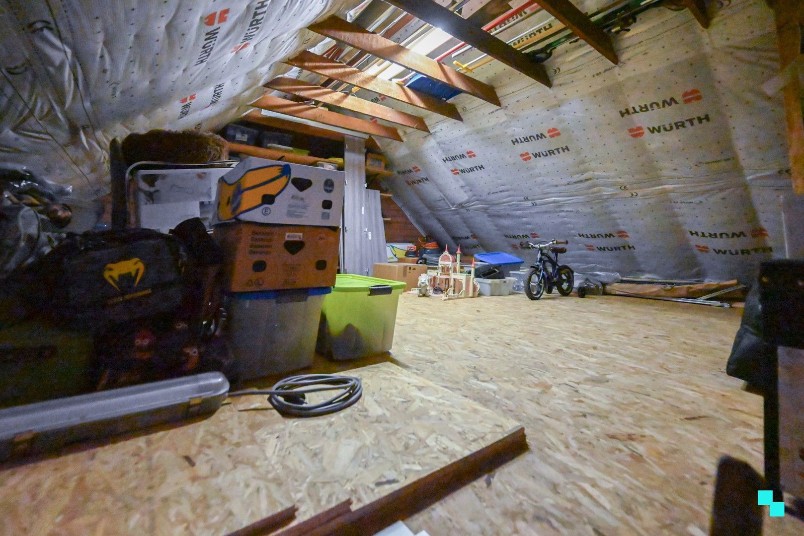 Eéngezinswoning met drie slaapkamers en garage te Izegem foto 30