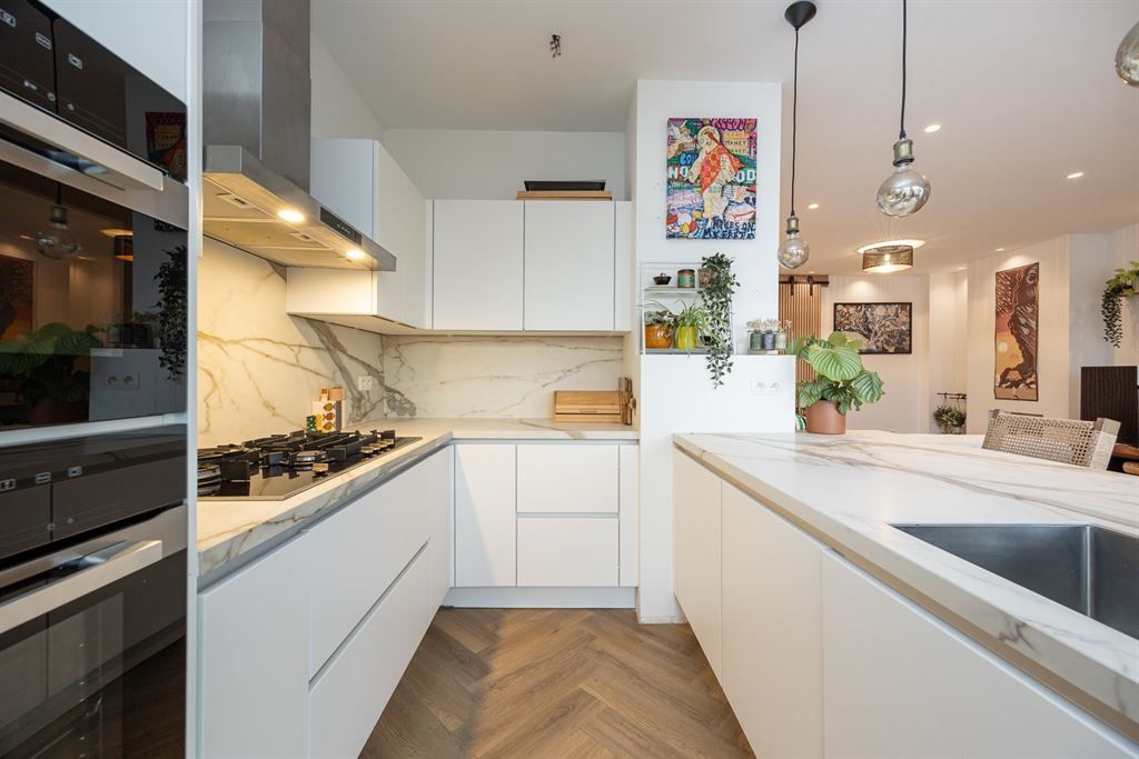 Instapklaar appartement, 3slpk,  incl staanplaats foto 4