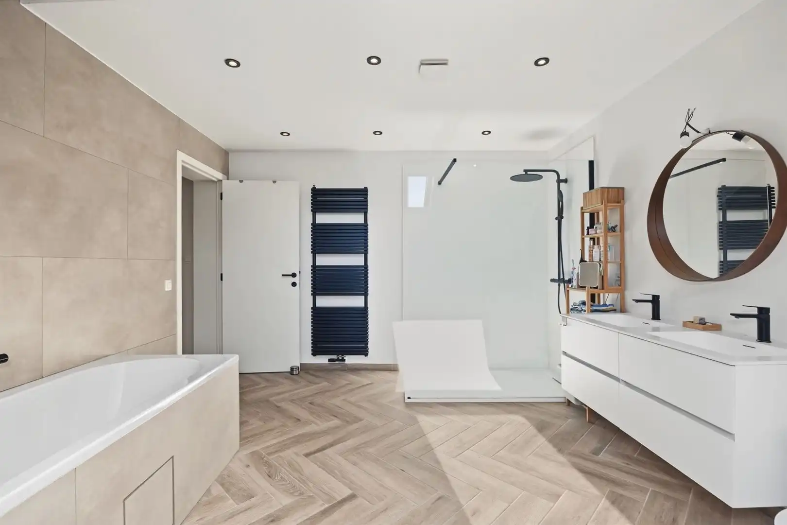 Een ruime, lichtrijke woning met uitbreidingsmogelijkheden in het hart van Zemst foto 14