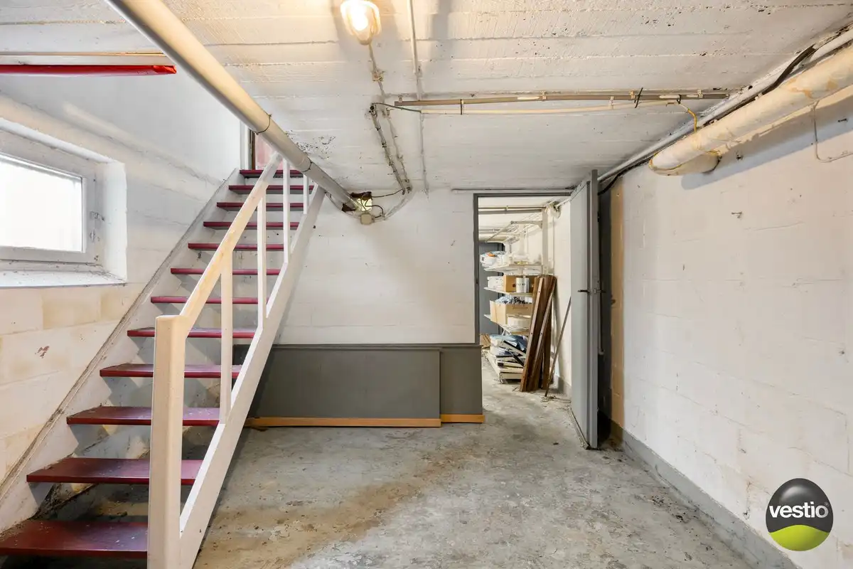 Ruime te renoveren woning met 3 slaapkamers op vlot bereikbare ligging (Genkersteenweg). foto 18