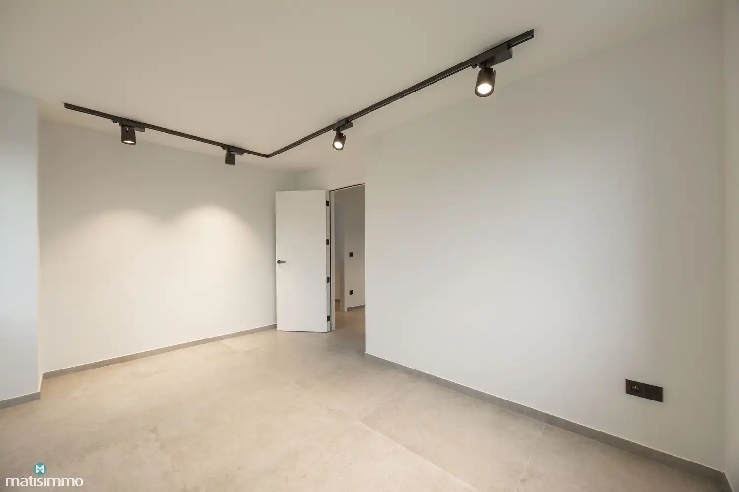 HOOGWAARDIG AFGEWERKTE NIEUWBOUWWONING MET DRIE SLAAPKAMERS EN TUIN (INCLUSIEF TUINONDERHOUD) TE RIEMST foto 12
