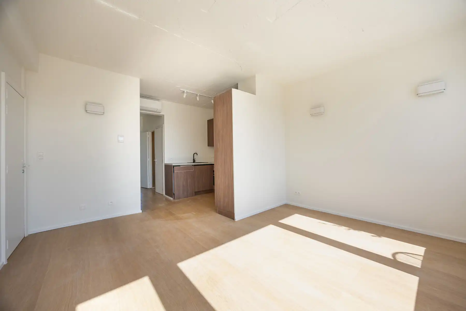 Lichtrijk gerenoveerd appartement met spectaculair uitzicht! foto 6