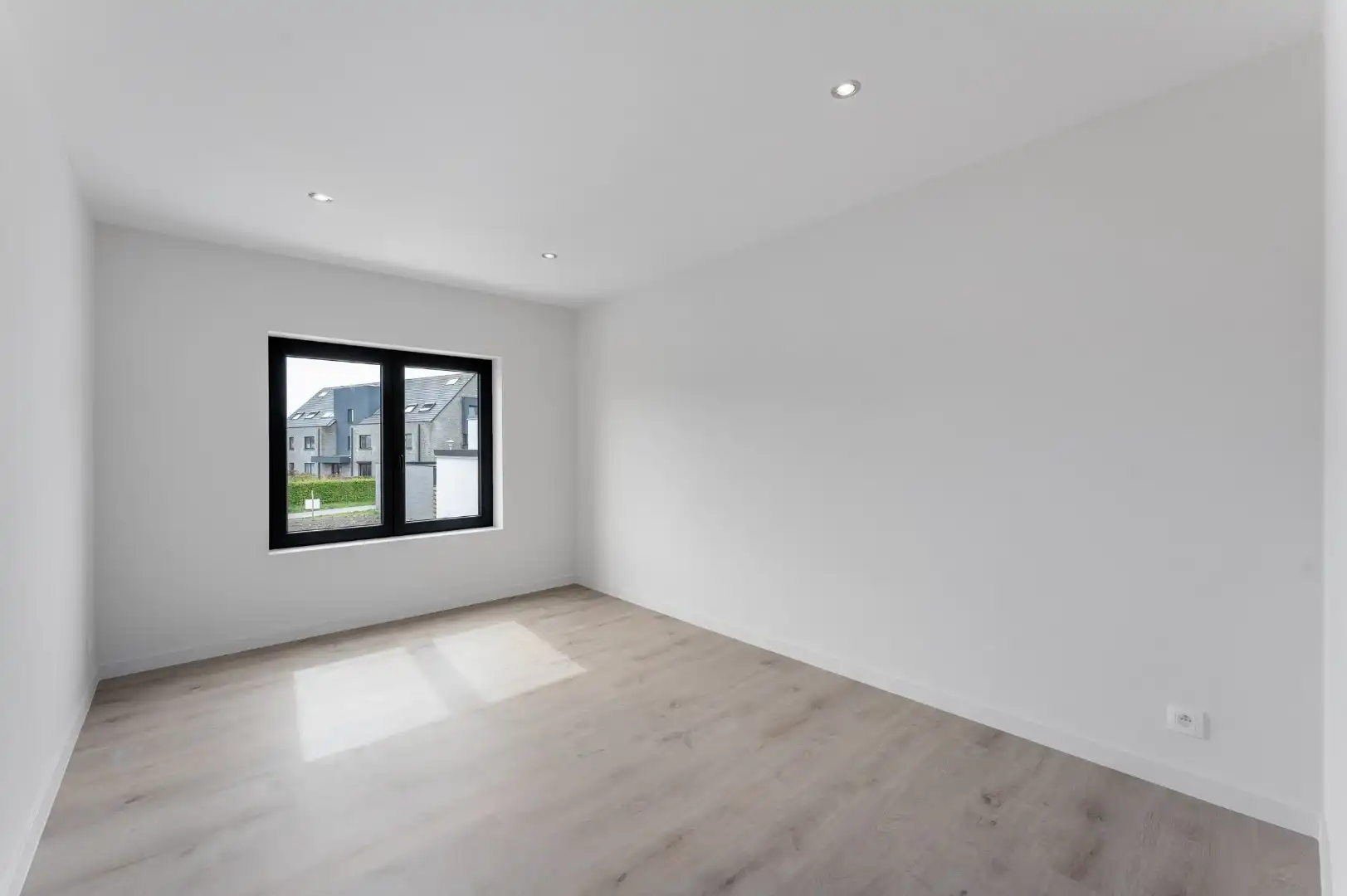 Instapklare, stijlvol gerenoveerde rijwoning in het hart van Bredene-Dorp foto 13