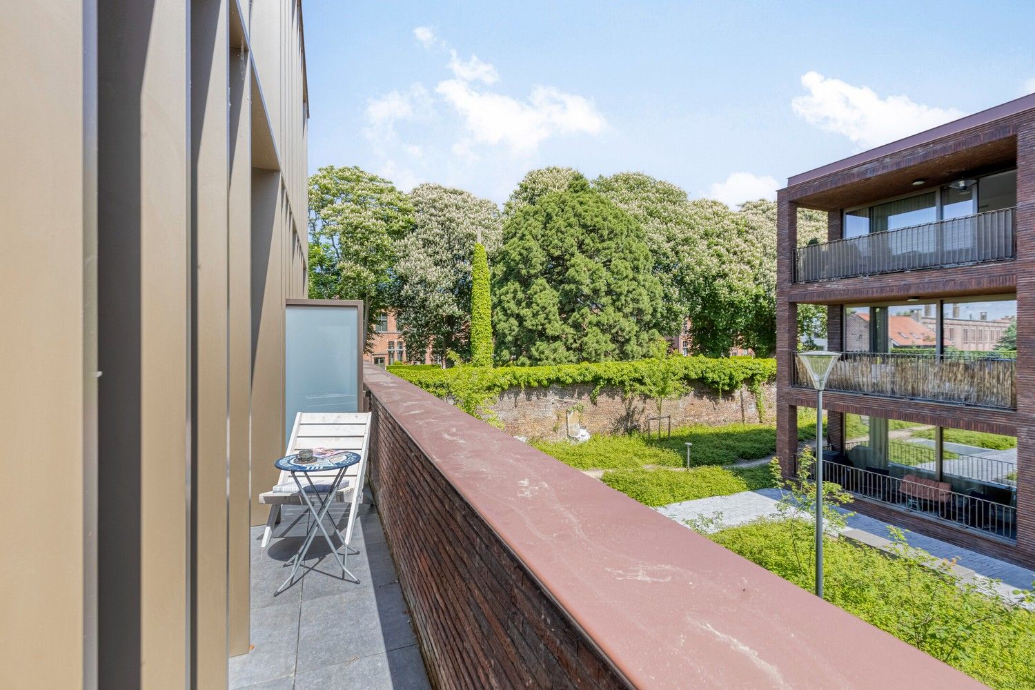 Schitterende, lichtovergoten woning in het gegeerde Oud-Rekem, Lanaken. foto 30