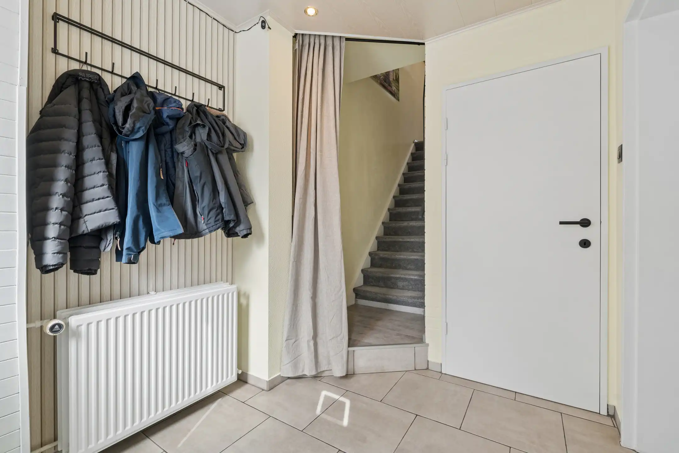 Instapklare gezinswoning met aparte woonruimte/zorgwoning foto 10