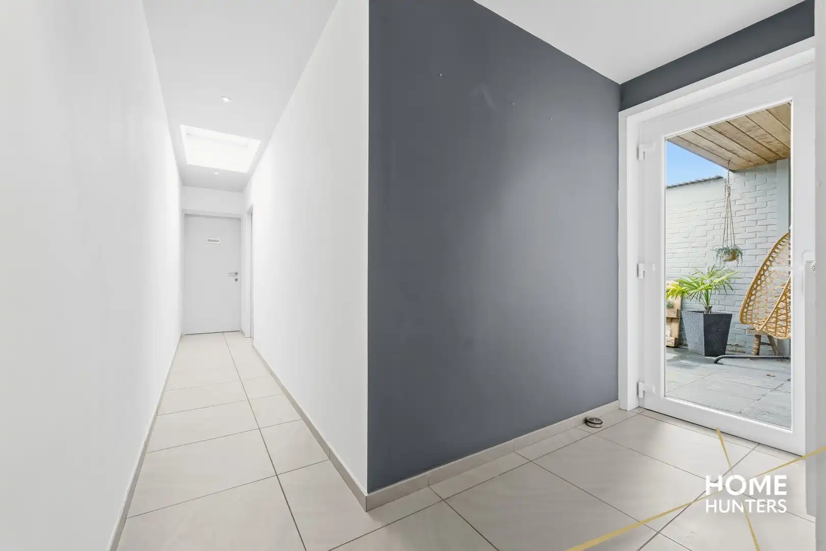 Verrassend ruime woning op een rustige ligging in Ieper met 5 slaapkamers en een oprit foto 18