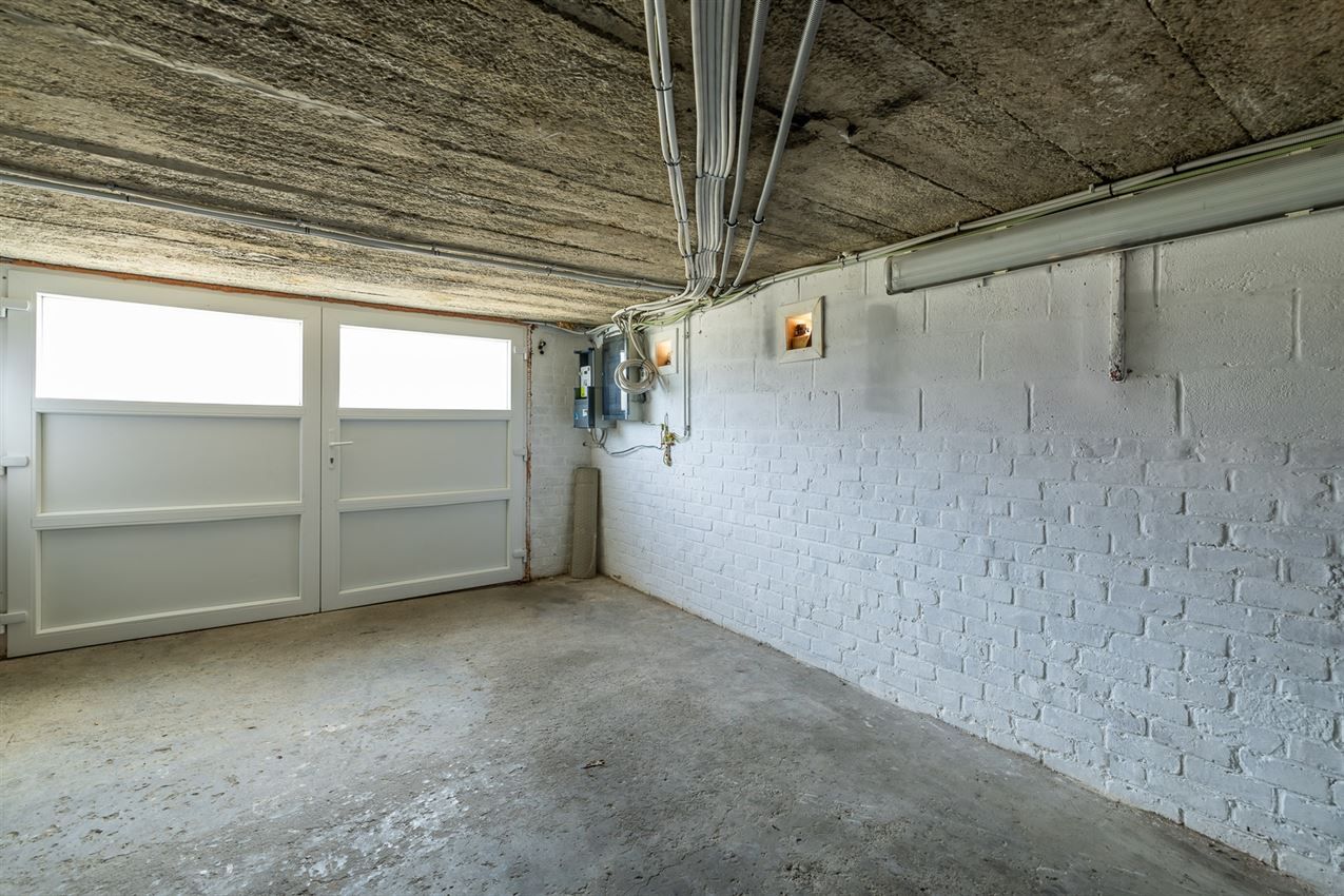 villastijl,vernieuwd in 2018, label D, mooi perceel foto 28