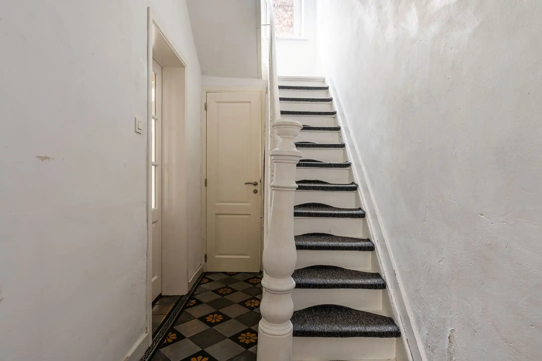 Authentieke stadswoning met 4 slaapkamers en ruime koer nabij Gent foto 2