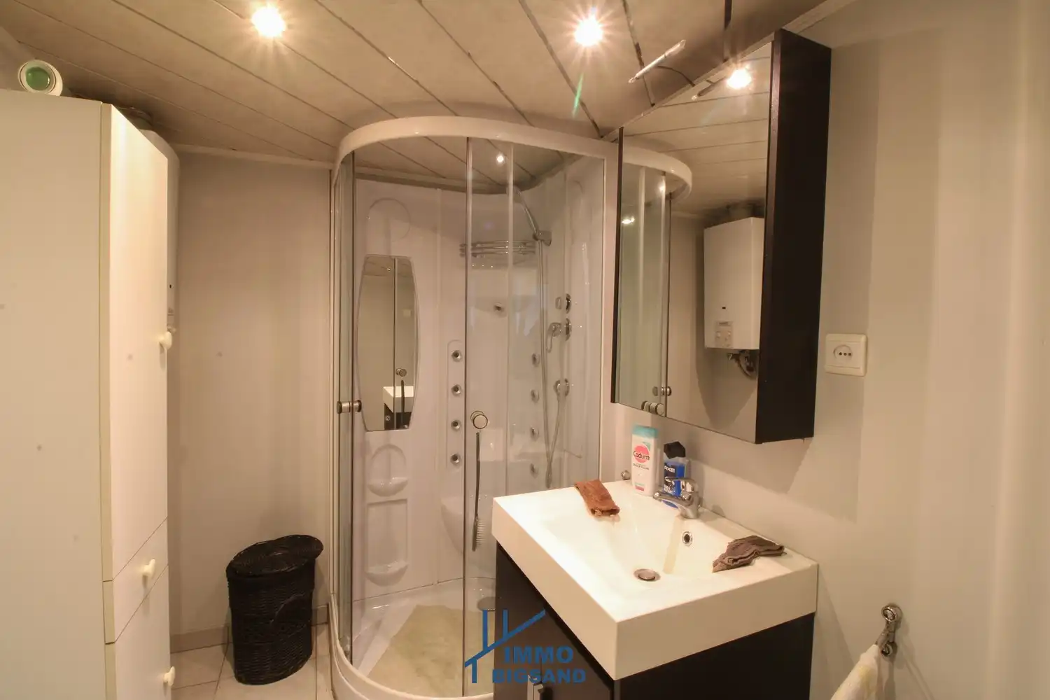 Te renoveren woning met uitweg te koop te Rekkem foto 12