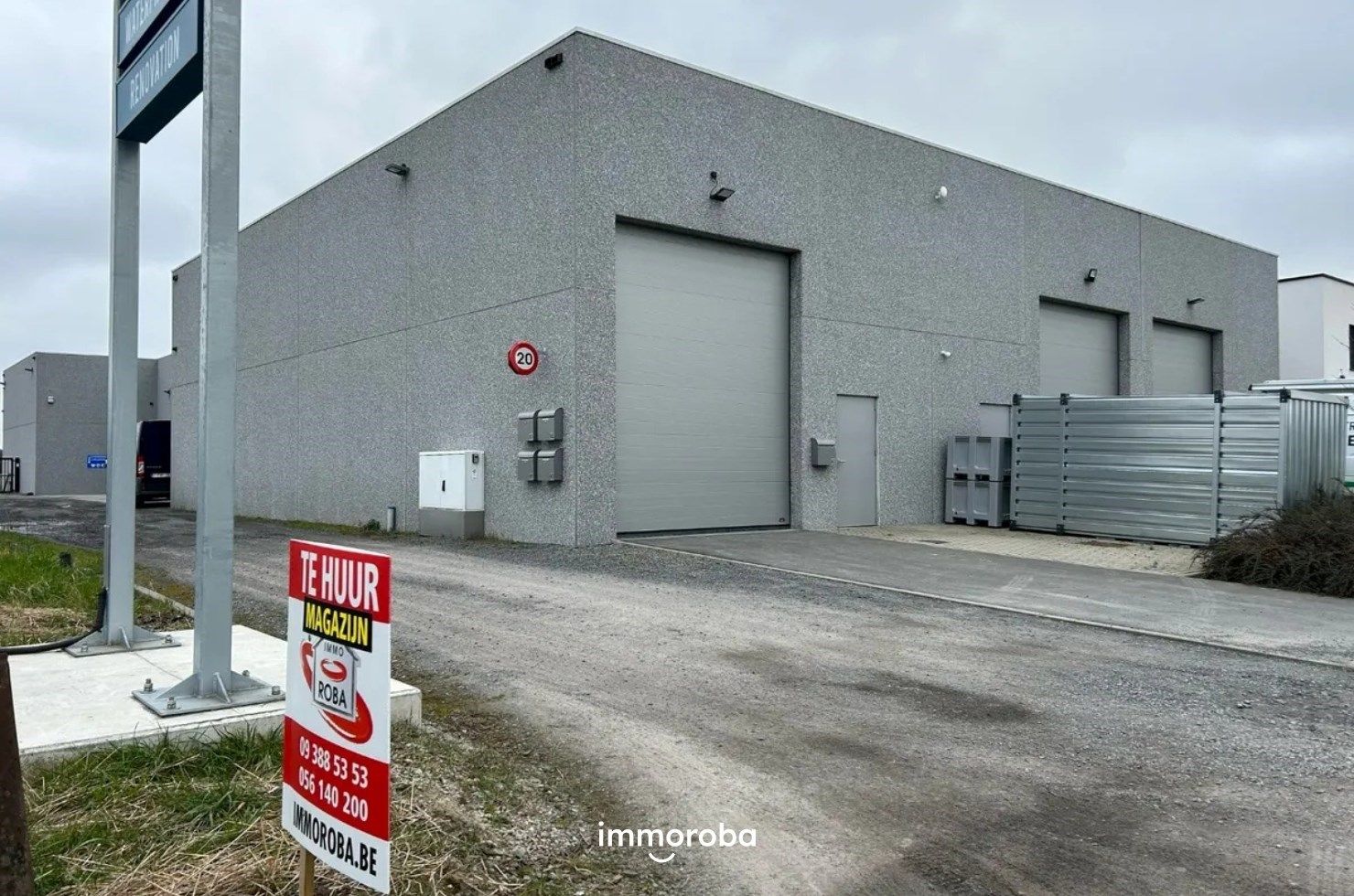 Recent magazijn (150 m²) te Oeselgem foto {{pictureIndex}}