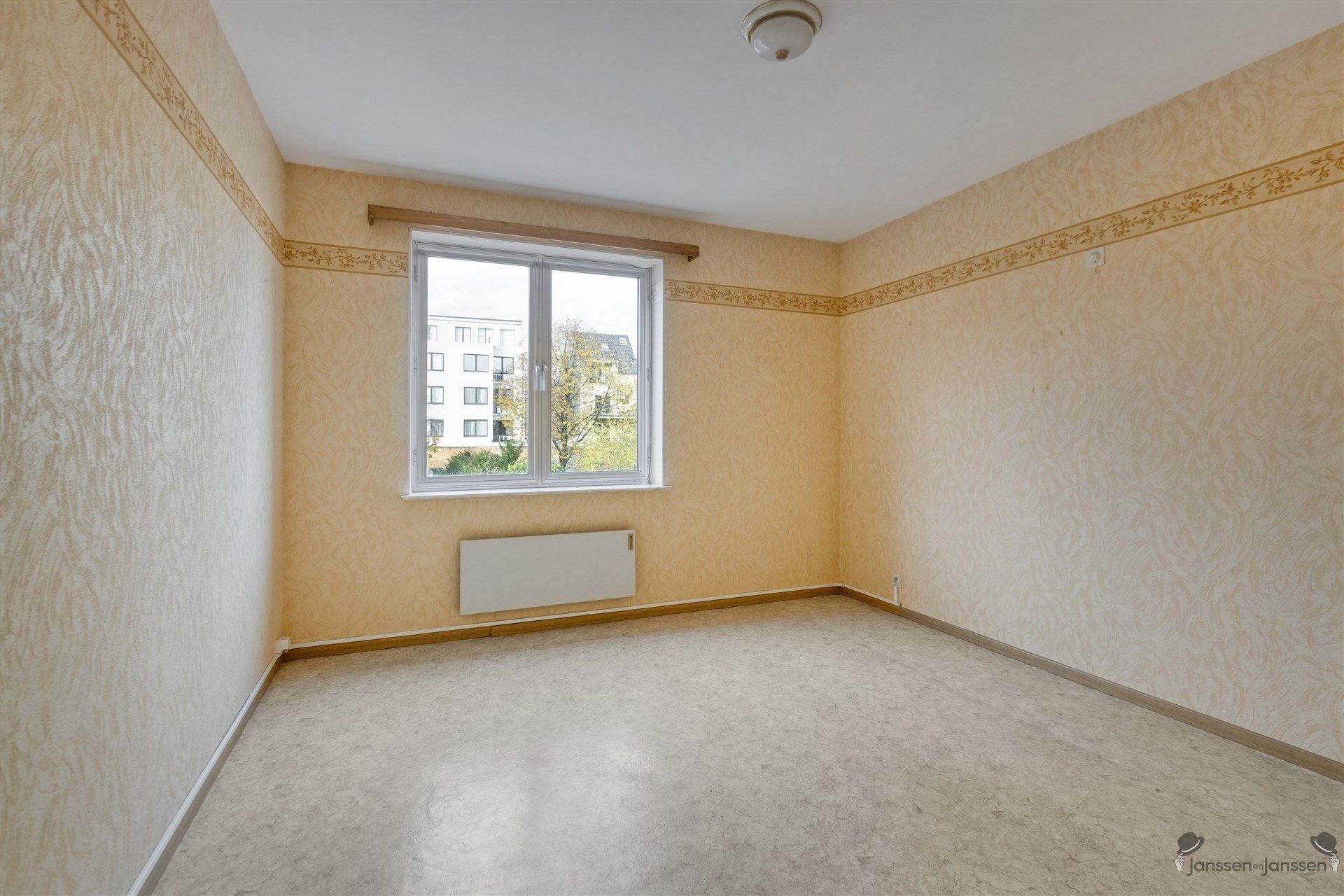 Lichtrijk 2-slaapkamerappartement met garagebox in het hart van Leopoldsburg! foto 19