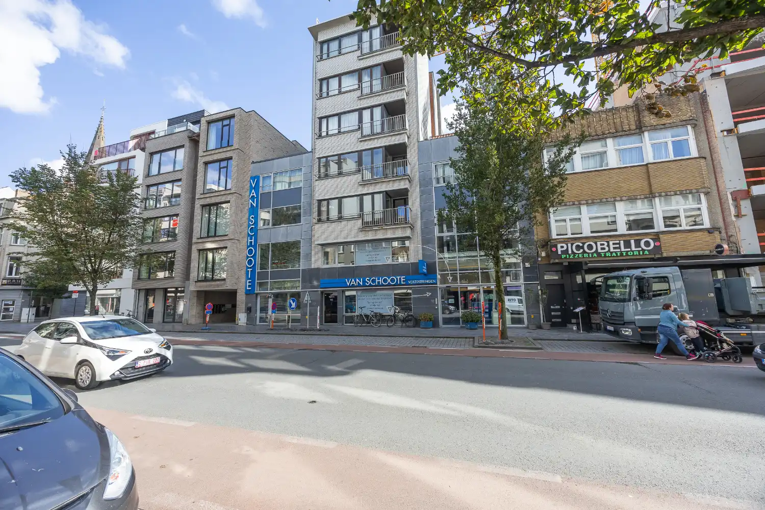 Gerenoveerd drie slaapkamer appartement foto 20