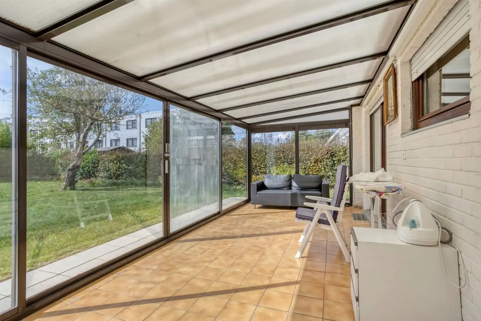 3-gevelwoning met 3 slaapkamers, garage en tuin foto 10