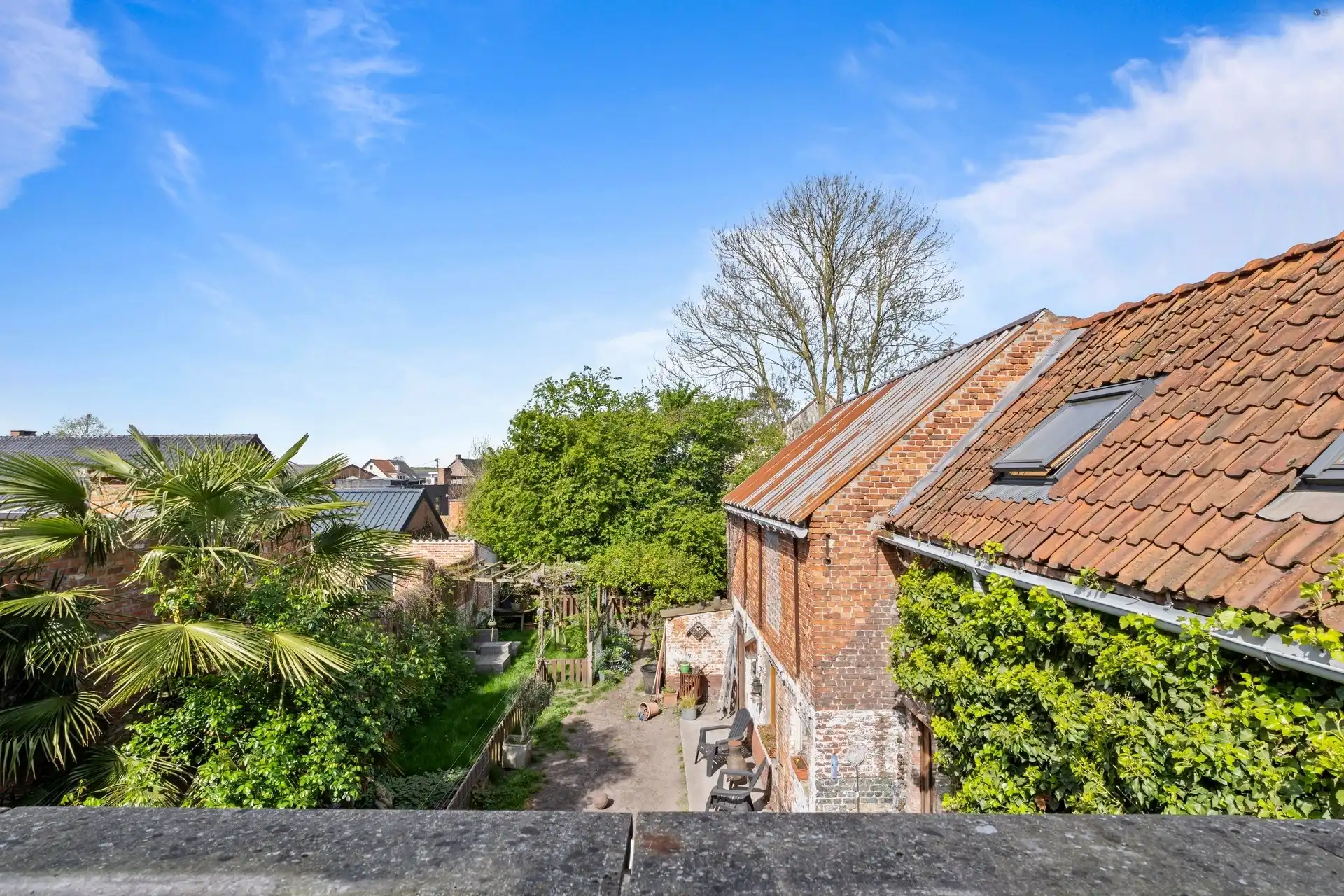 verder af te werken woning met grote garage foto 16