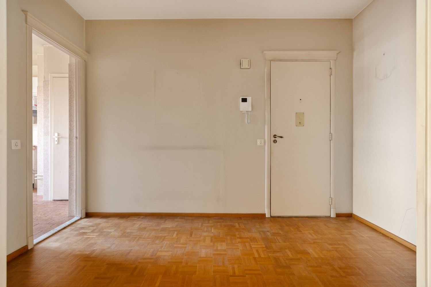 Te renoveren 3 slaapkamer appartement met prachtig uitzicht op de kathedraal in het centrum van Antwerpen! foto 10