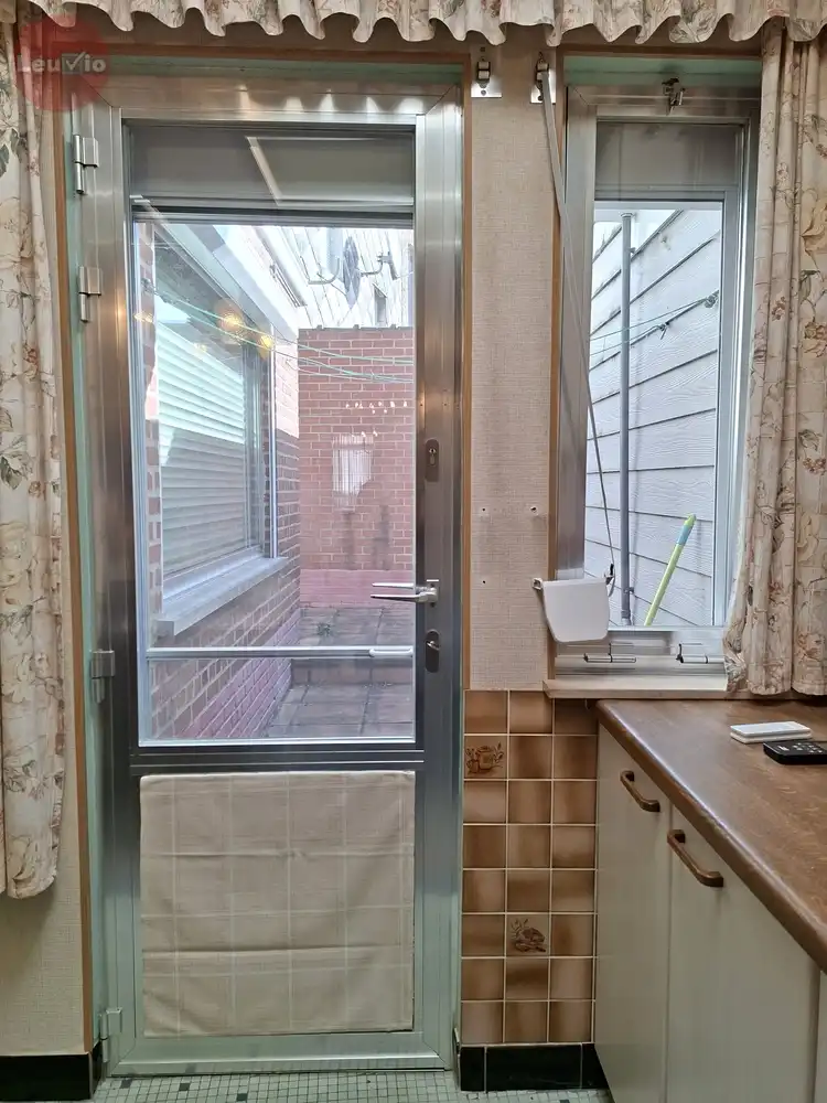 Goed gelegen woning // 2 slaapkamers + zolder om af te werken foto 20