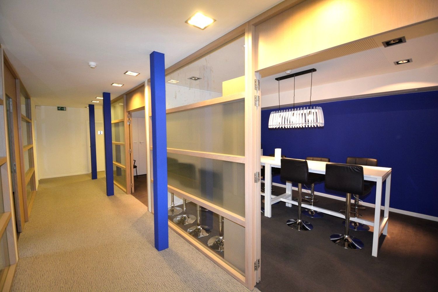 VERZORGD KANTOORGEBOUW MET PARKING! foto 9