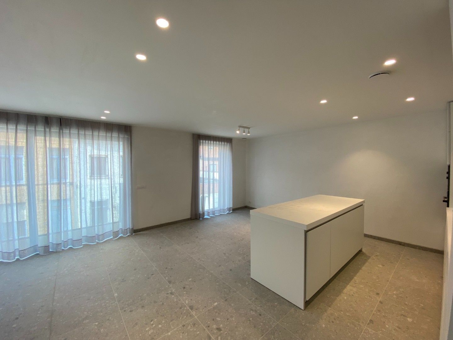 Nieuw luxe appartement centrum Roeselare te huur foto 14