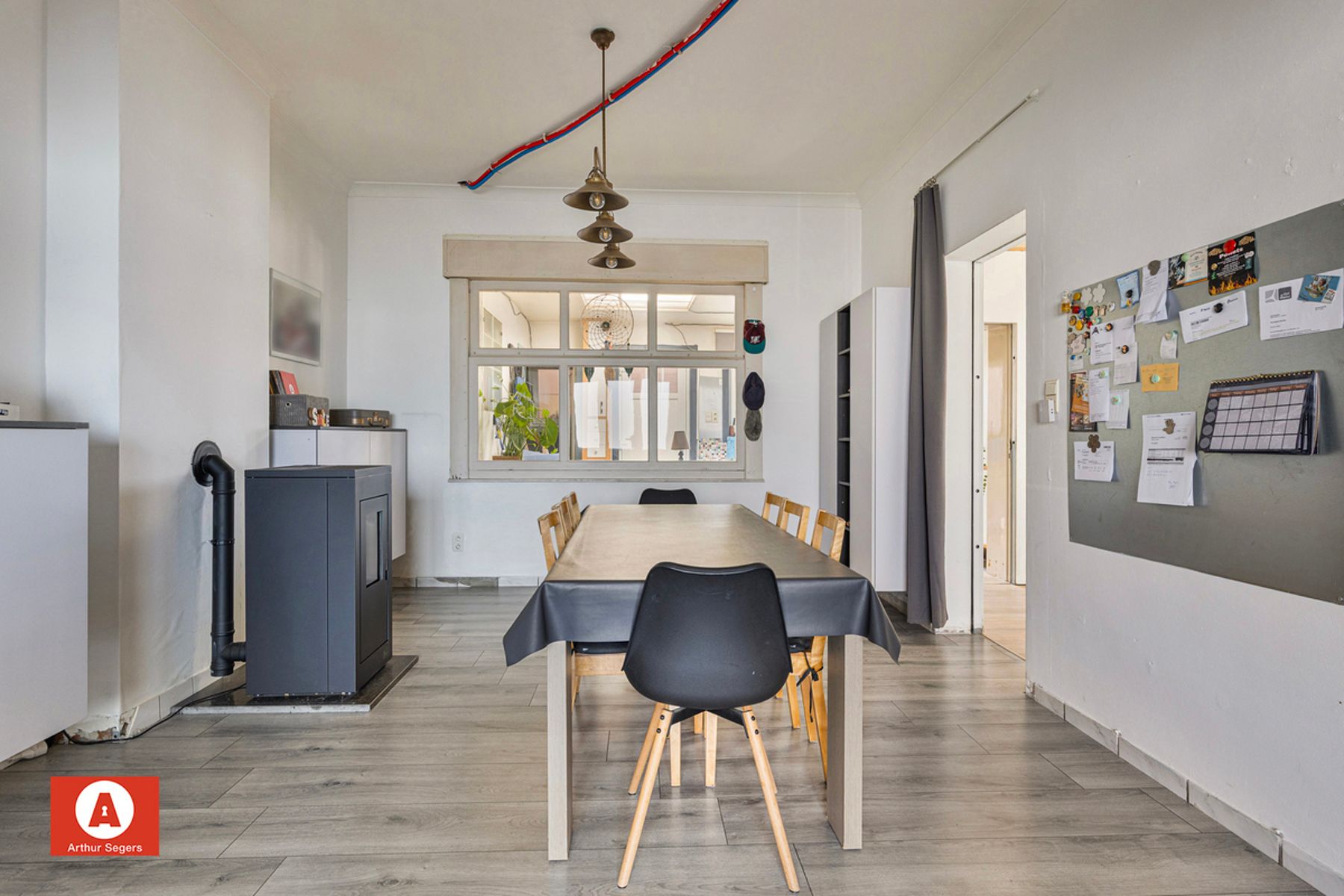 Half-open bebouwing met karaktergevel, 6 slpks & garage. foto 10