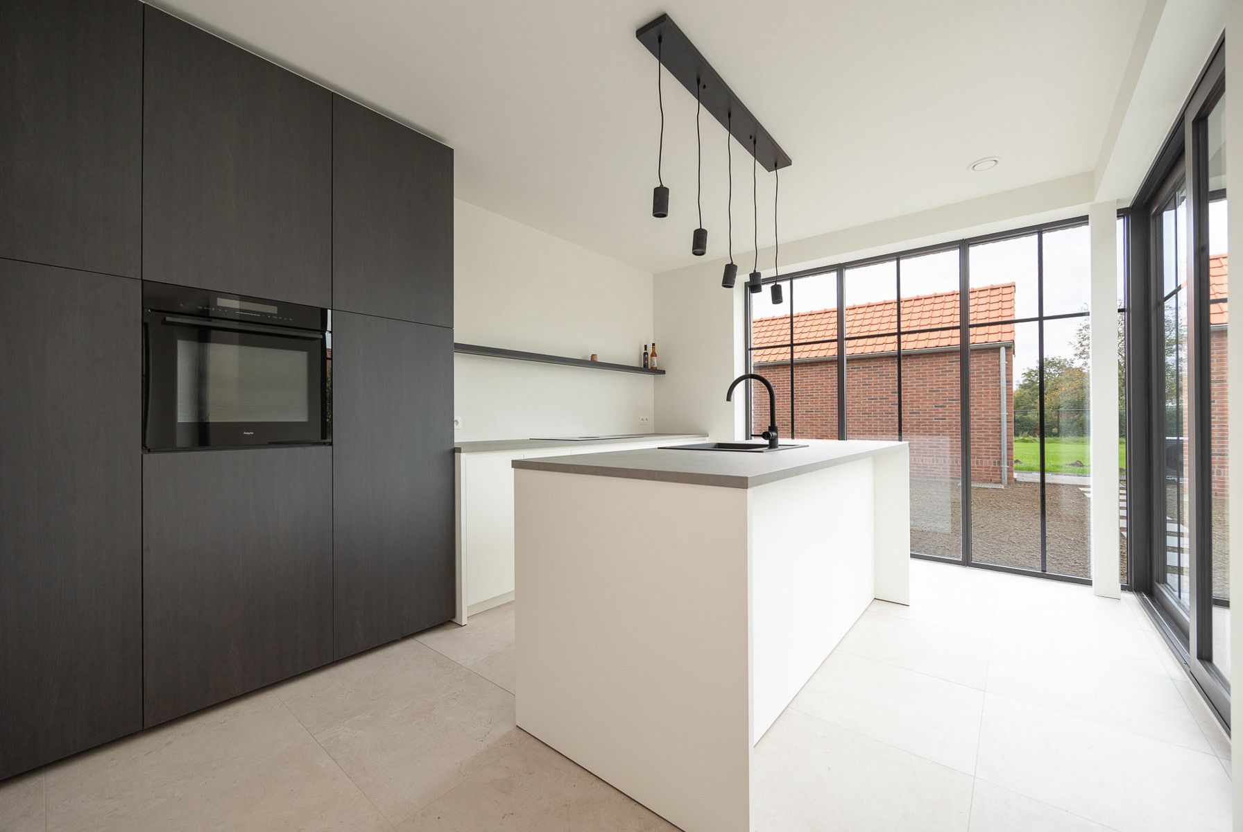 Stijlvol wonen in de schaduw van de St-Michielskerk. foto 6