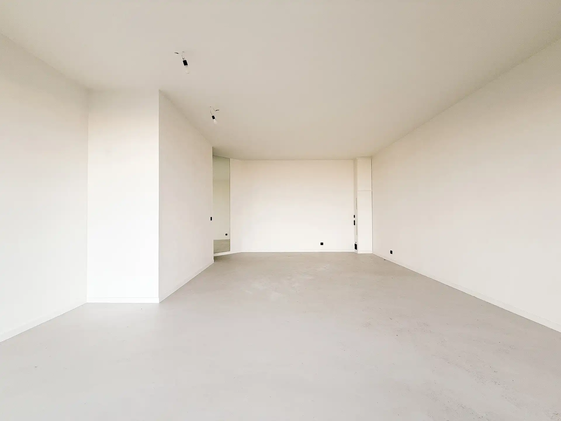 Handelspand gelegen op de ZEEDIJK, vlakbij het Albertplein foto 4