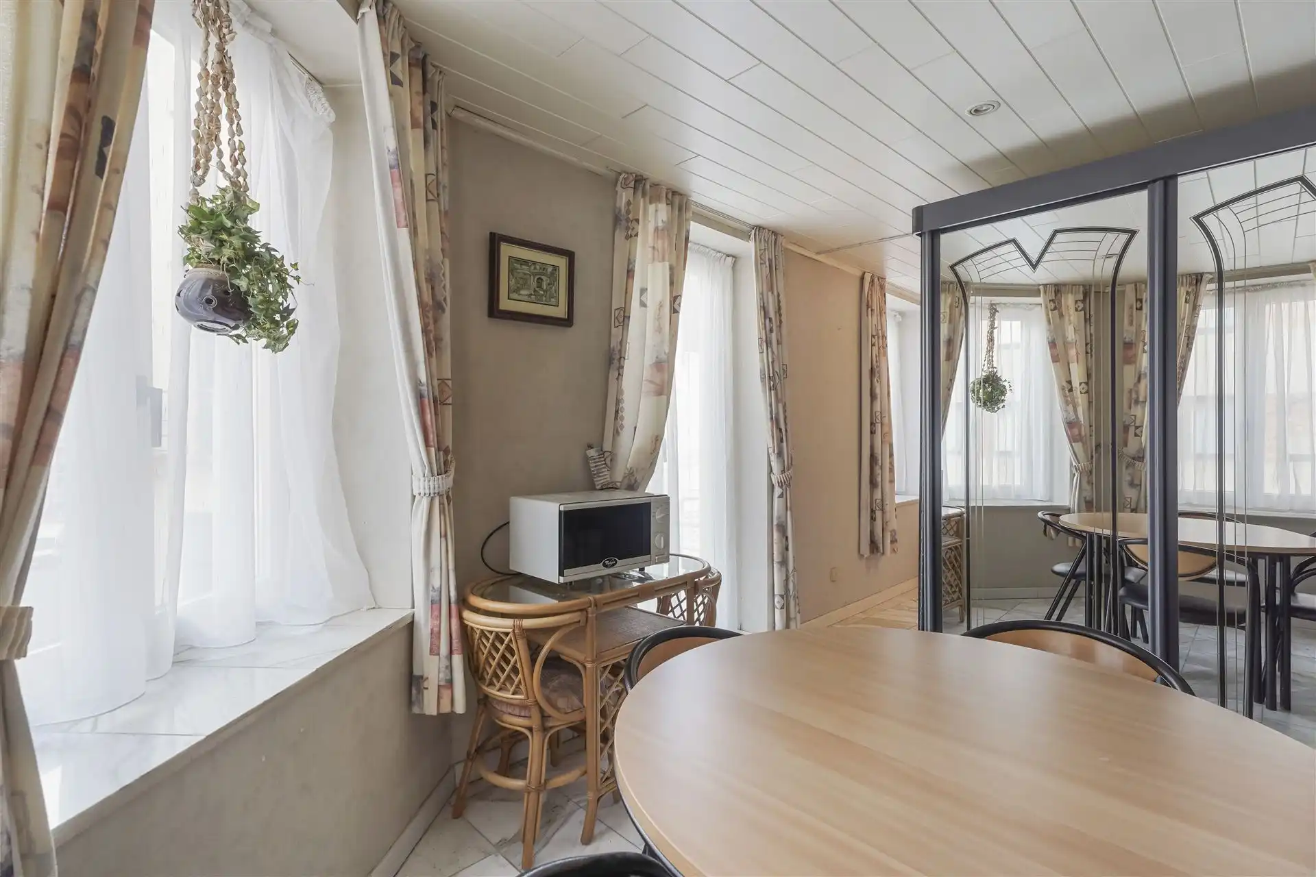 SLAAPHOEK / CENTRALE LIGGING foto 7