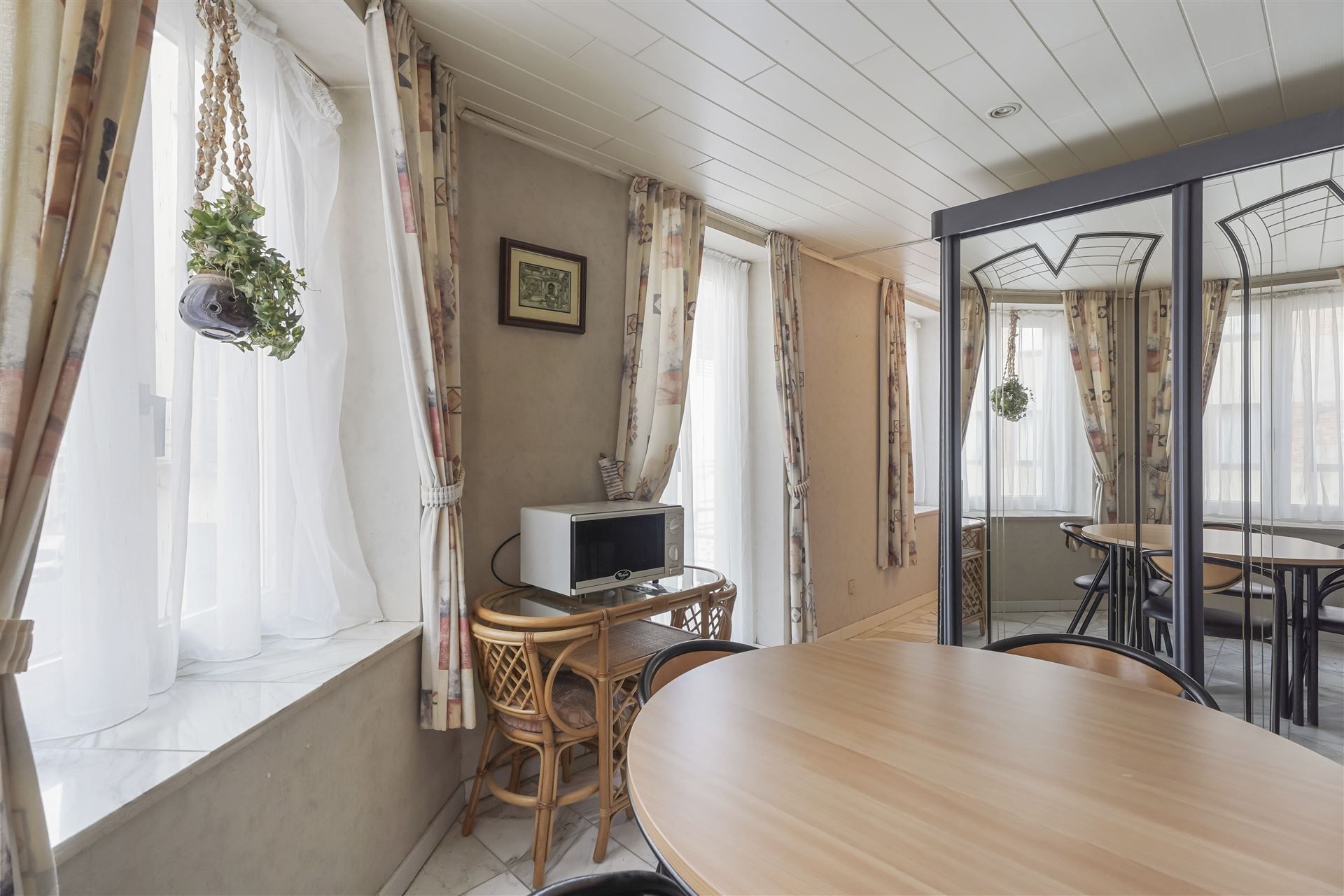 SLAAPHOEK / CENTRALE LIGGING foto 7