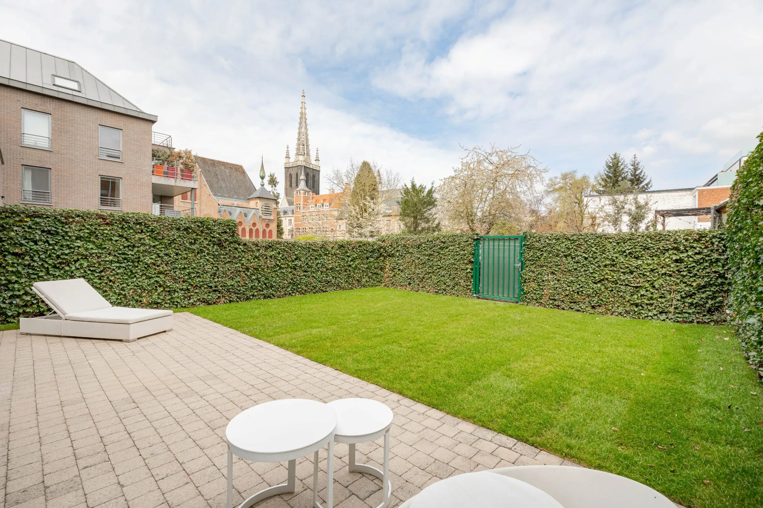 Schitterend  appartement met tuin op toplocatie!  foto 2