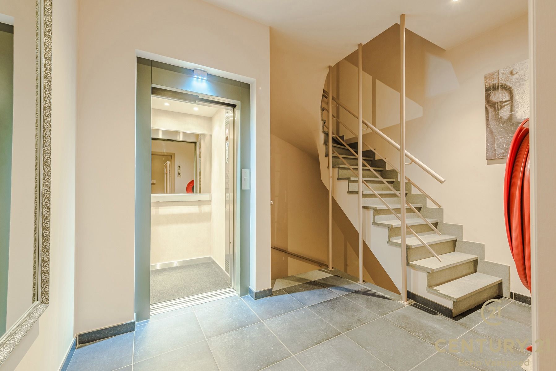 Luxe appartement met 2 overdekte terrassen én garagebox foto 2