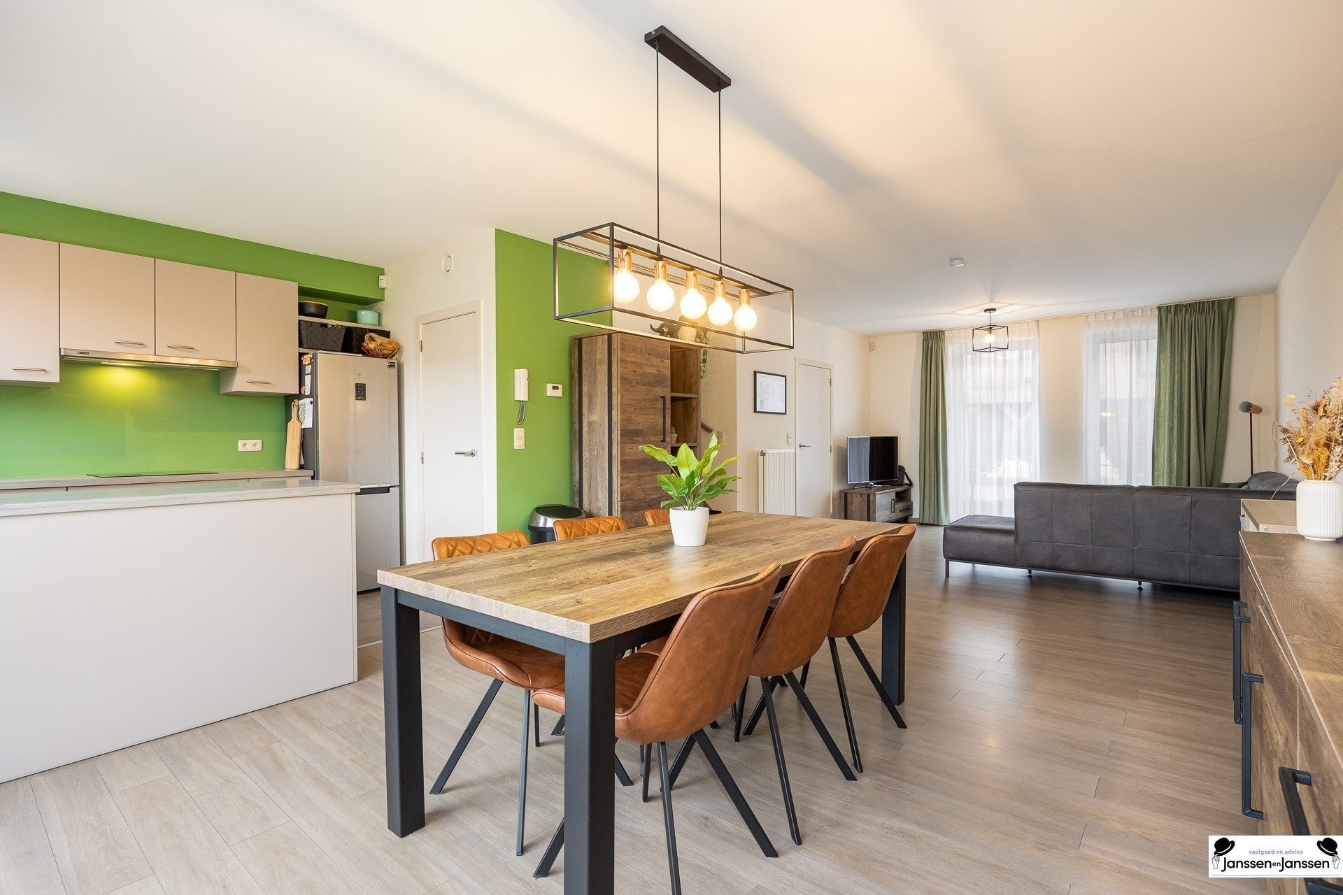 Instapklaar, energiezuinig en charmant huis foto 9