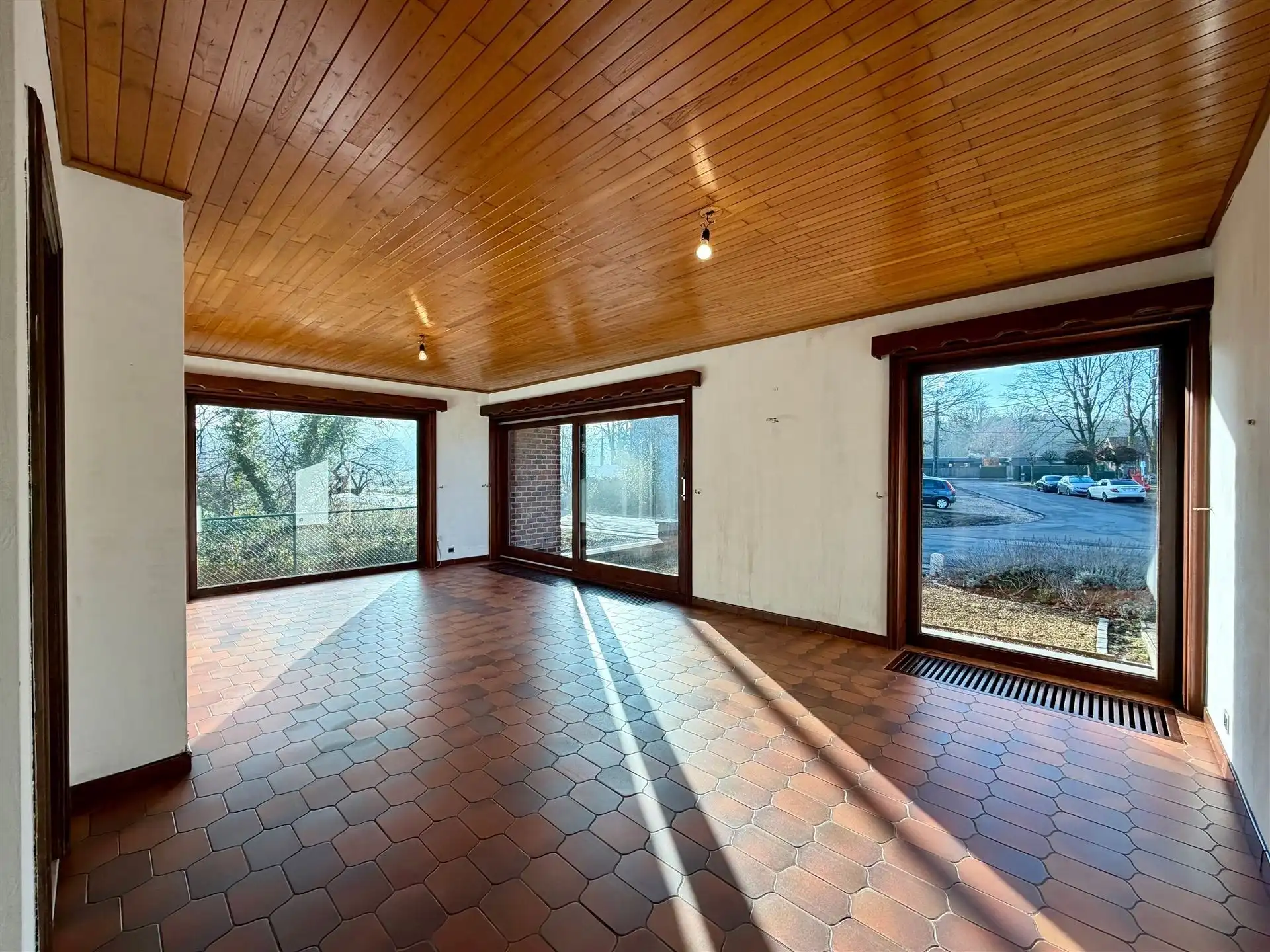 Ruime gezinswoning met 5 slaapkamers foto 8