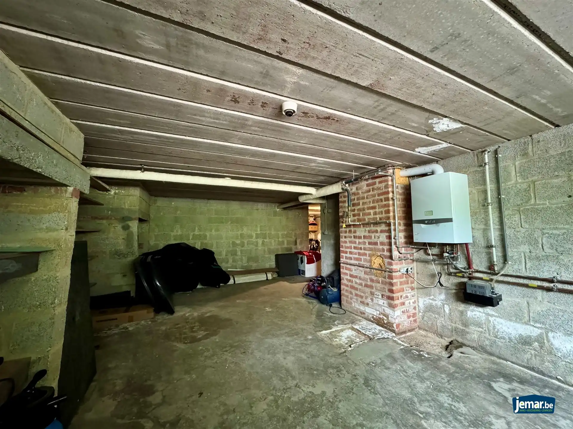 Ruime gezinswoning met 5 slaapkamers foto 8