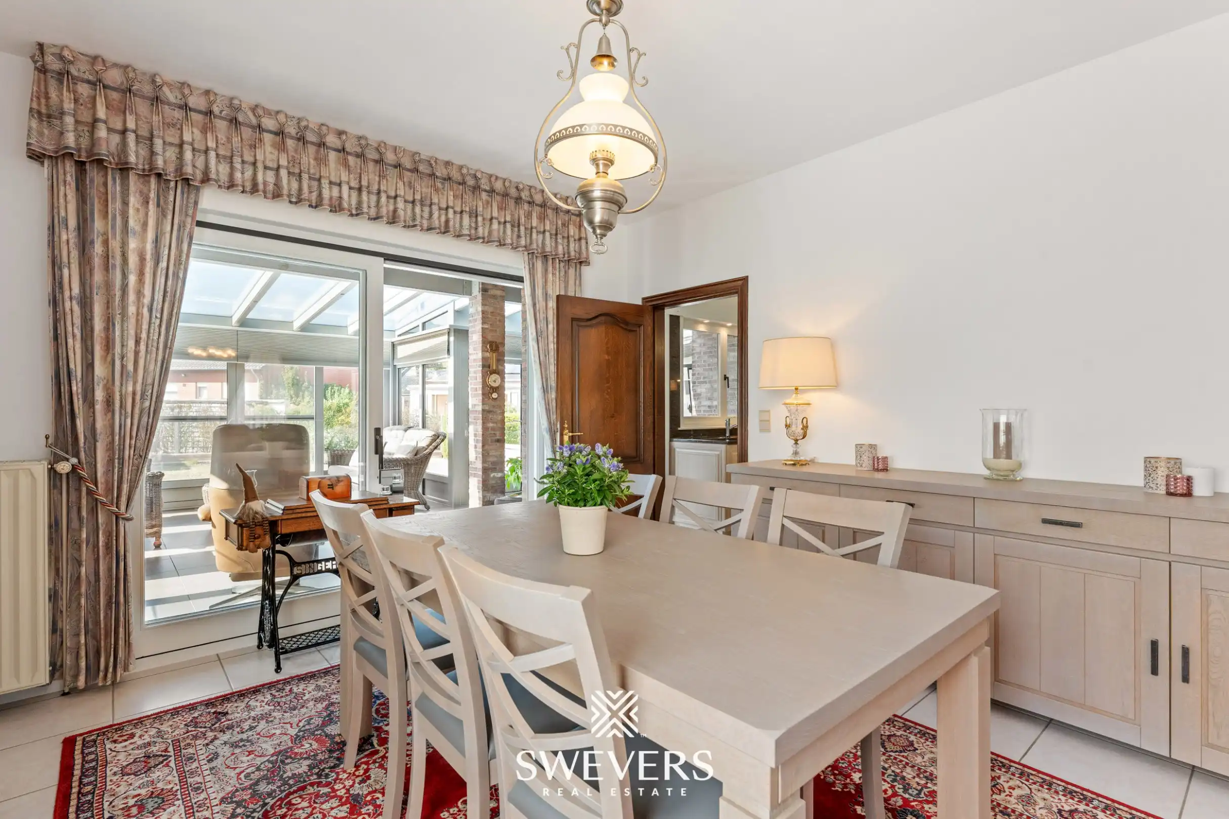 Ruime verzorgde woning, 4 slaapkamers, rustige locatie met aanpalende bouwgrond foto 7