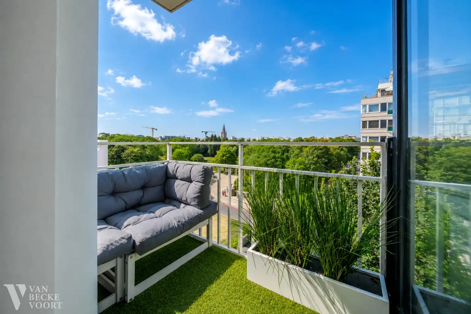 Wonen aan het park: stijlvol gerenoveerd appartement met uitzonderlijk uitzicht foto 5