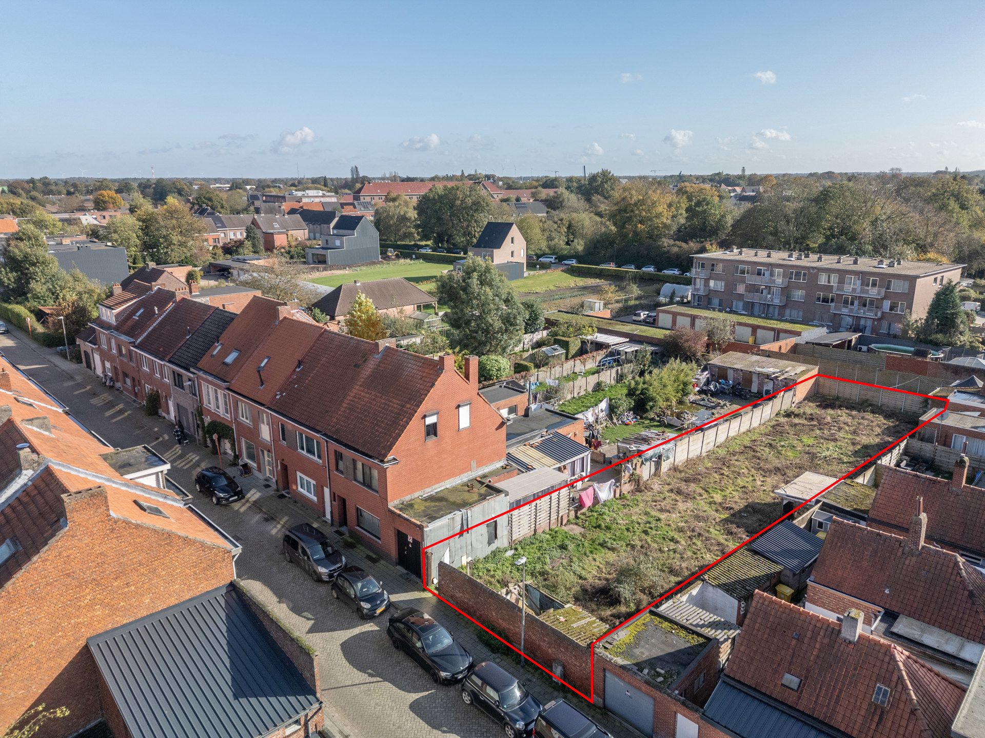 Gunstig gelegen bouwgrond van 565 m² op het zuiden foto {{pictureIndex}}