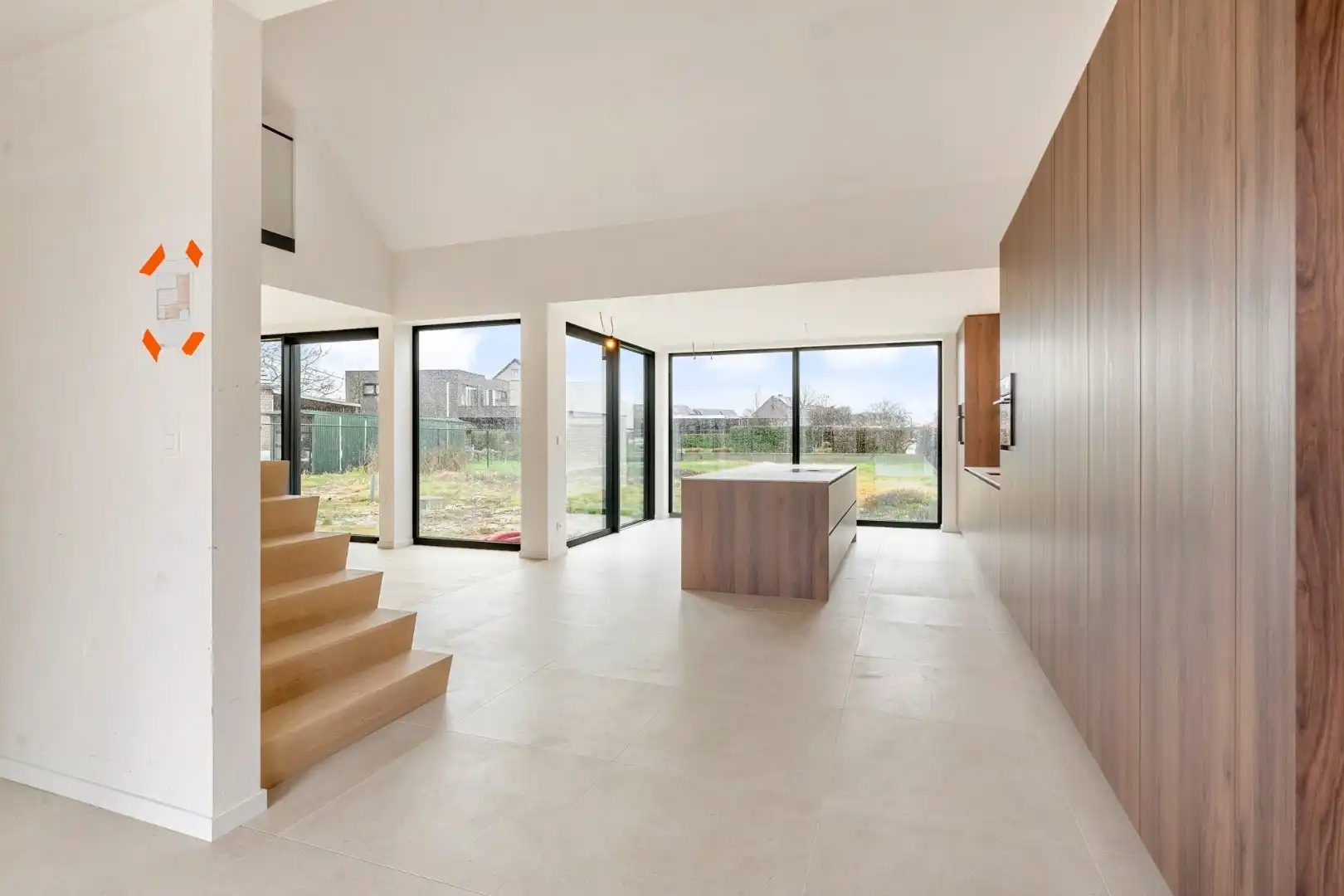 Exclusieve, volledig afgewerkte halfvrijstaande woning na transformatie van bestaande hoeve naar 2 BEN-woningen!  foto 4