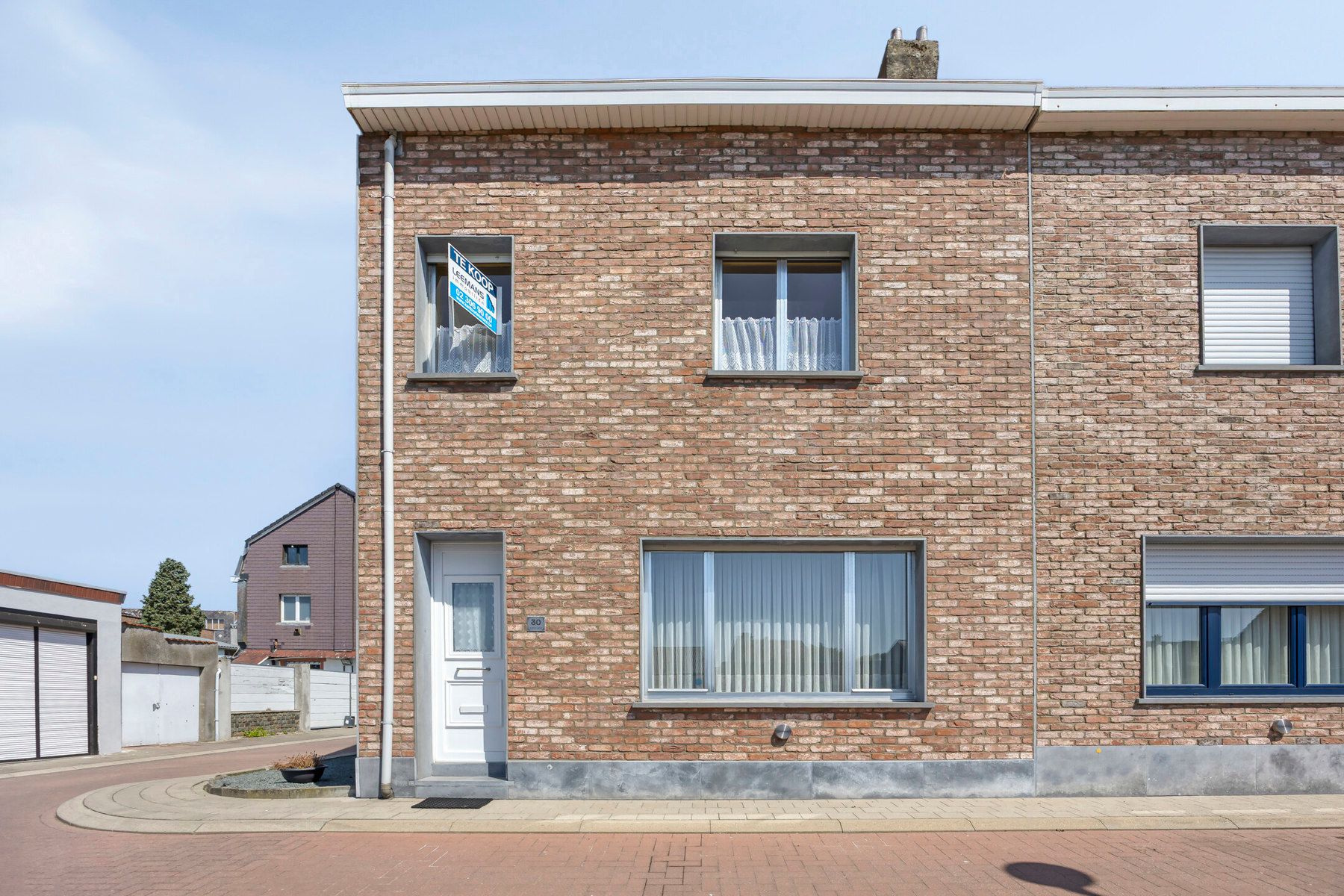 Hoofdfoto van de publicatie: ÉÉNGEZINSWONING TE KOOP IN HET CENTRUM VAN ASSE ! 