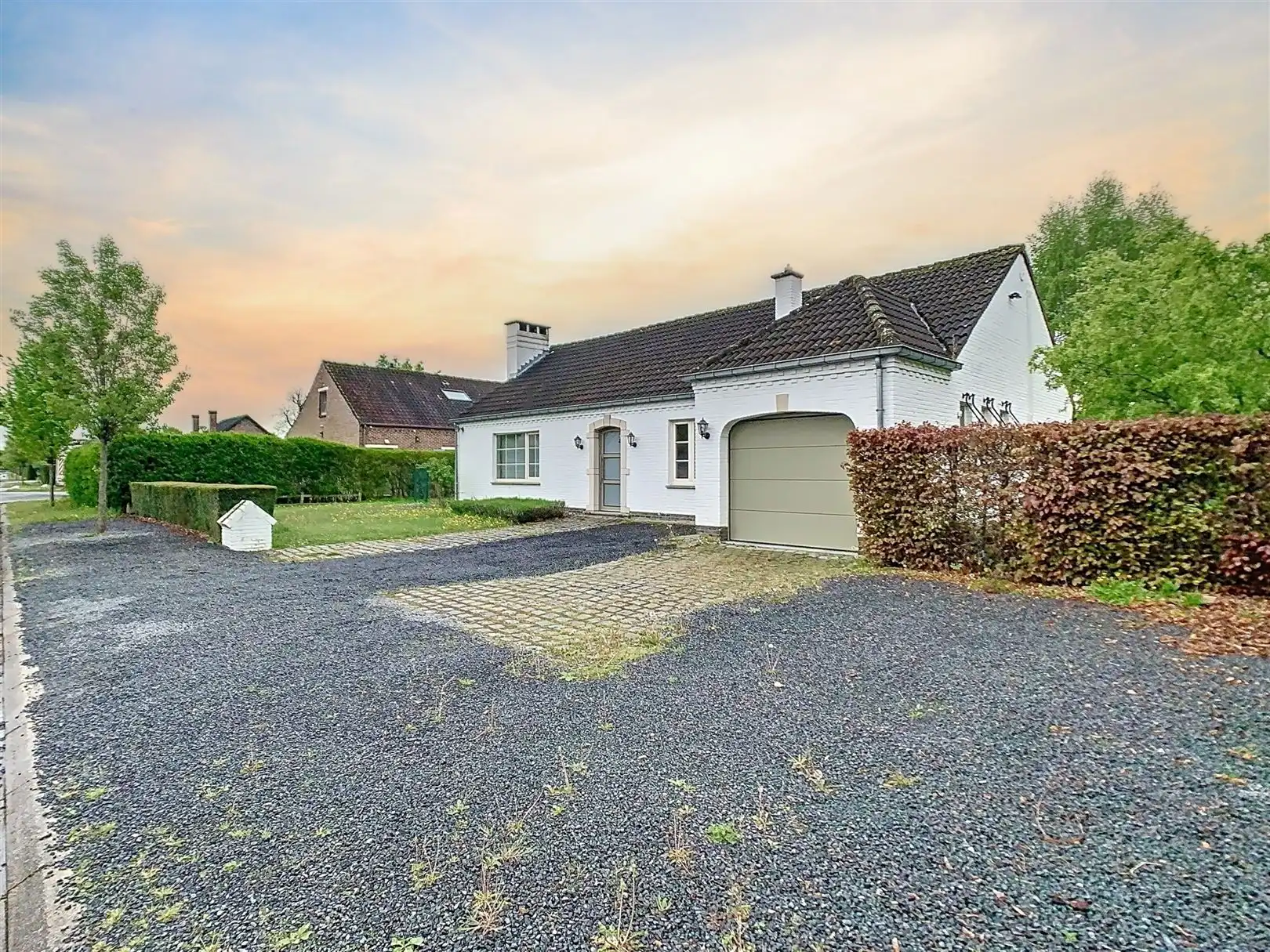 Rustig gelegen 4-gevel woning foto {{pictureIndex}}