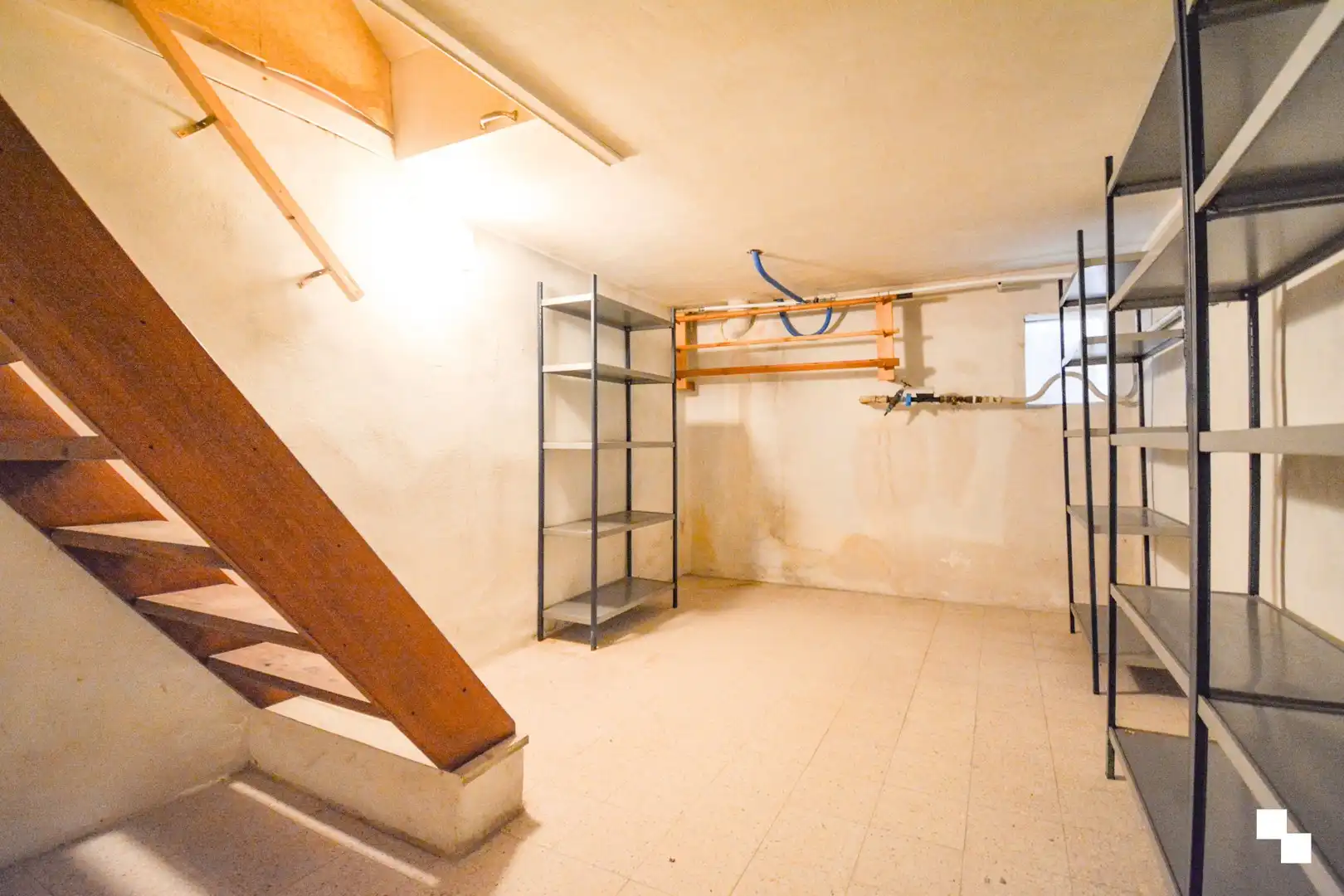 Verrassend ruime eengezinswoning met 5 slp te Roeselare foto 9